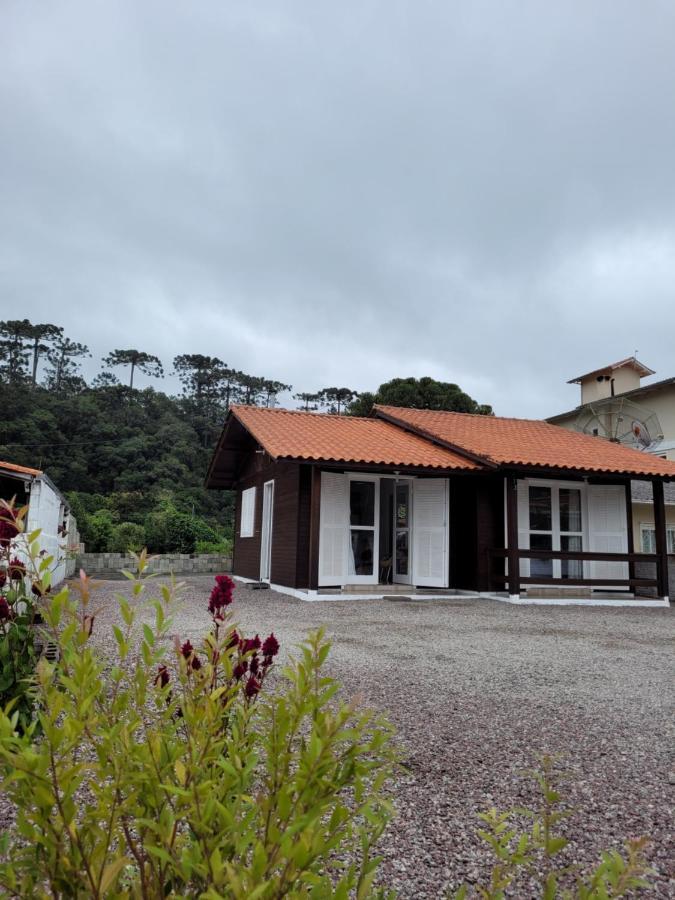 אורוביסי Cottage house מראה חיצוני תמונה